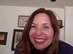 hermosa chica ordena ...