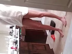 Su falda corta para  ...
