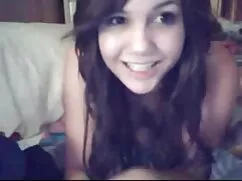 Una chica joven sedu ...